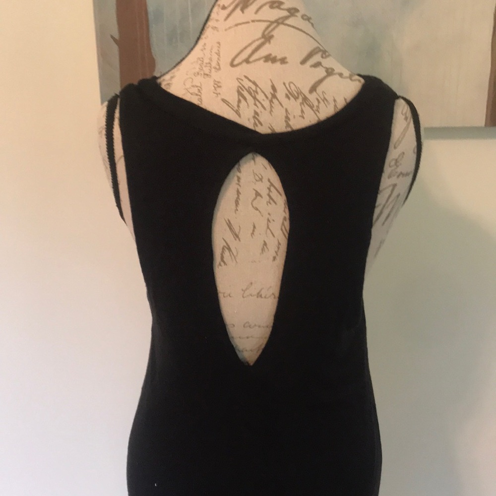 Long Open Back Layered Tank - Picture 3 of 4